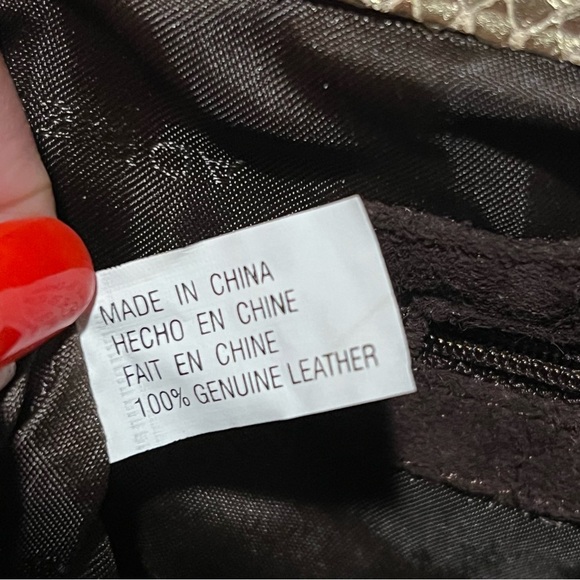 Adrienne Vittadini snake skin baguette bag - Picture 12 of 16